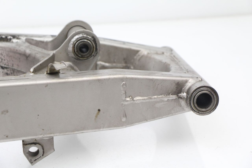 photo de SWING ARM SUZUKI GSF N BANDIT 600 (2000 - 2004) - Alternative perspective