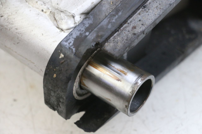 photo de SWING ARM SUZUKI GSF N BANDIT 600 (1996 - 1999) - Alternative perspective