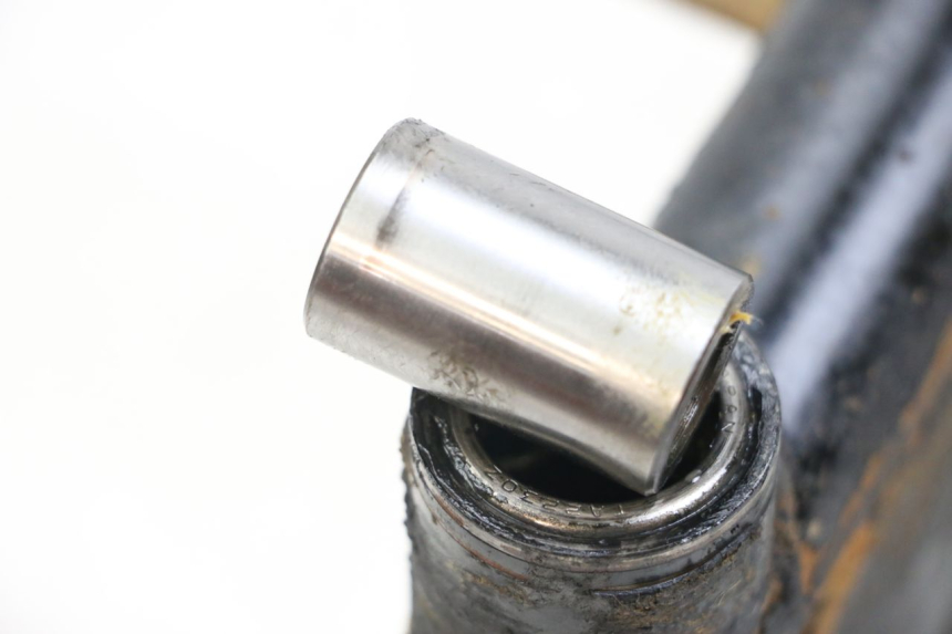 photo de SWING ARM SUZUKI GSX E 250 (1982 - 1983) - Zoom on usage condition