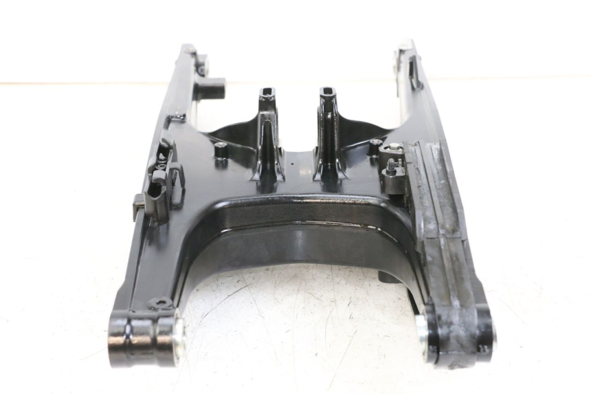 photo de SWING ARM HUSQVARNA SVARTPILEN 401 (2018 - 2023) - Distinctive features