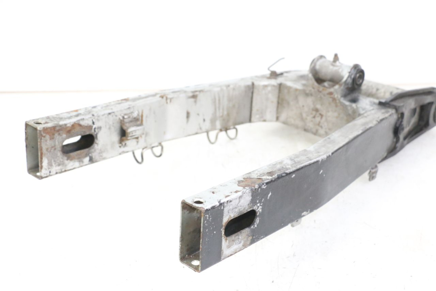 photo de SWING ARM KAWASAKI ZR7 ZR-7 S 750 (1999 - 2004) - Technical close-up