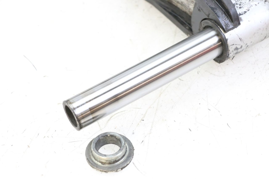 photo de SWING ARM KAWASAKI ZR7 ZR-7 S 750 (1999 - 2004) - Surface and material condition