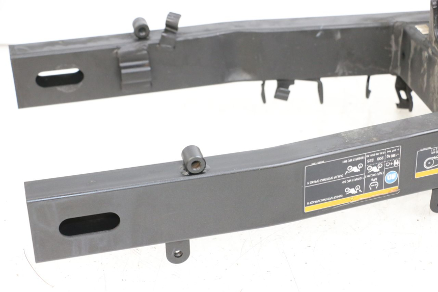 photo de SWING ARM KAWASAKI NINJA 400 (2018 - 2023) - Markings and original references