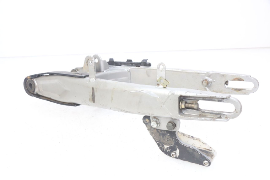 photo de SWINGARM APOLLO RFZ 125 - Fixing points details