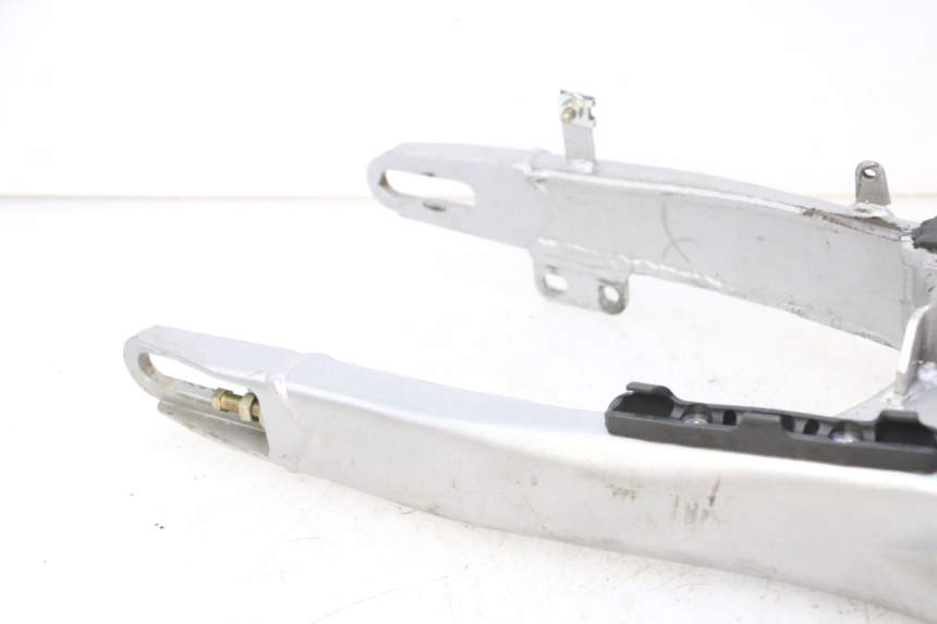 photo de SWINGARM APOLLO RFZ 150 - Technical close-up