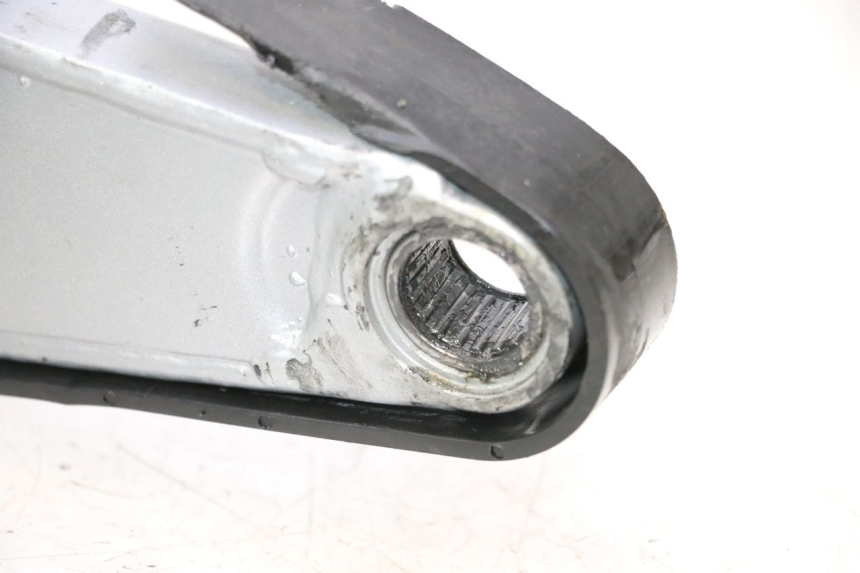 photo de SWINGARM APOLLO RFZ 150 - High-resolution close-up