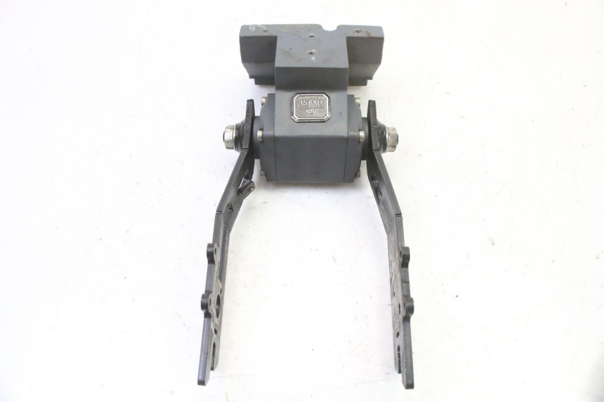 photo de SWING ARM PUNK ELECTRIC RIDER 1 - Fixing points details