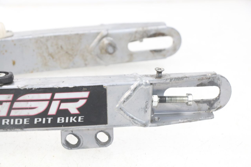photo de SWING ARM MINI MX ROOKIE 125 - Fixing points details