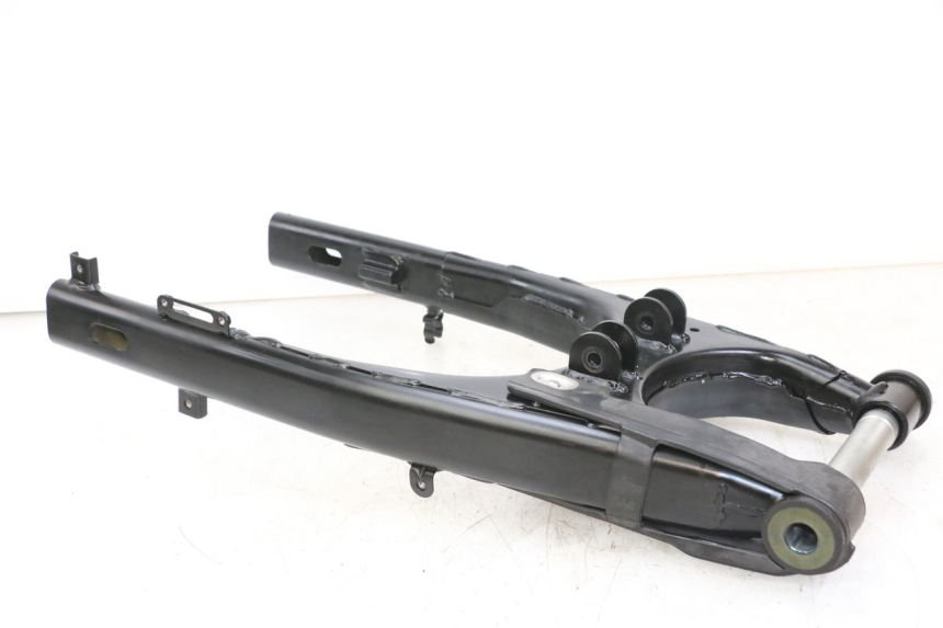 photo de SWING ARM ROYAL ENFIELD SCRAM 411 (2022 - 2024) - Surface and material condition