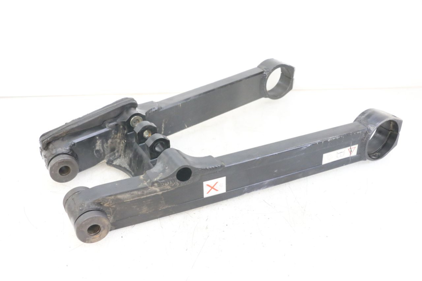 photo de SWINGARM TRIUMPH SPEED TRIPLE T301 900 (1994 - 1996) - Main view
