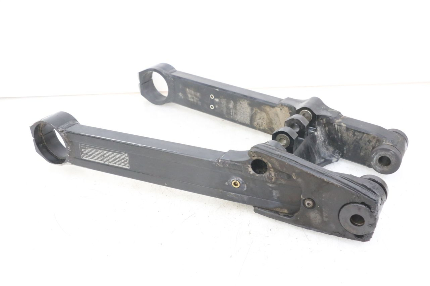 photo de SWINGARM TRIUMPH SPEED TRIPLE T301 900 (1994 - 1996) - Detailed visual inspection