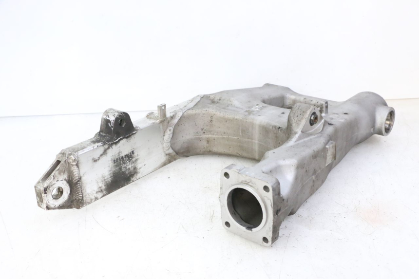 photo de SWING ARM HONDA ST PAN EUROPEAN 1300 (2002 - 2013) - Fixing points details
