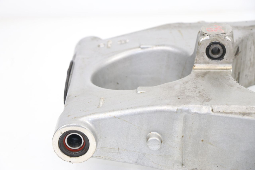 photo de SWING ARM TRIUMPH SPRINT RS 955 (2000 - 2001) - Surface and material condition