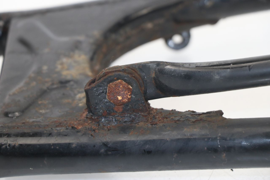 photo de SWING ARM SUZUKI TU X TUX VOLTY 125 (1999 - 2001) - Fixing points details