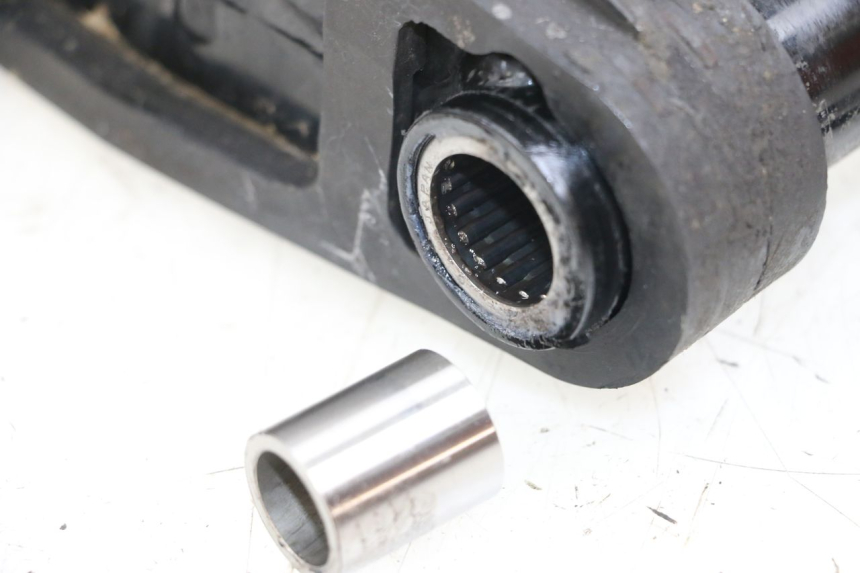 photo de SWING ARM SUZUKI VL INTRUDER 125 (2004 - 2007) - Zoom on usage condition