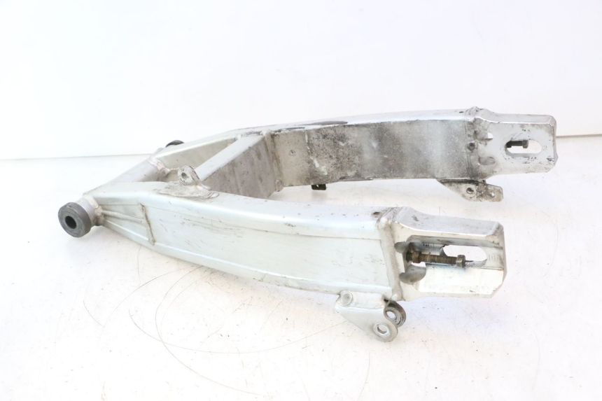 photo de SWING ARM YAMAHA XJR 1300 (1998 - 2002) - Fixing points details