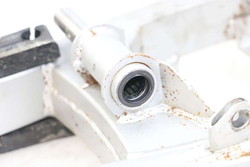 photo de Swingarm HYOSUNG XRX 125 (2000 - 2008) - Component detail