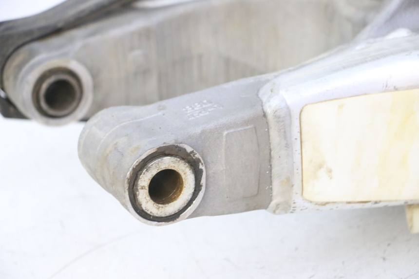 photo de SWING ARM YAMAHA YZ-F YZF 250 (2014 - 2018) - Spare part profile view