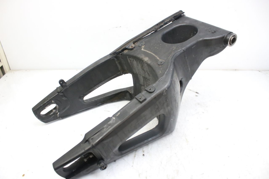 photo de SWINGARM YAMAHA YZF R1 1000 (2007 - 2008) - Zoom on usage condition