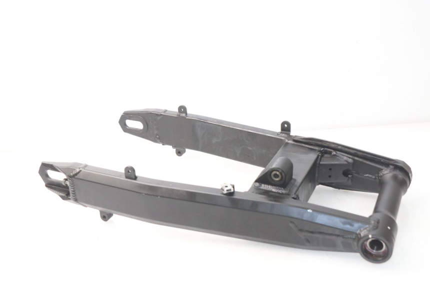 photo de SWING ARM KAWASAKI Z Z900 900 (2017 - 2019) - Fixing points details