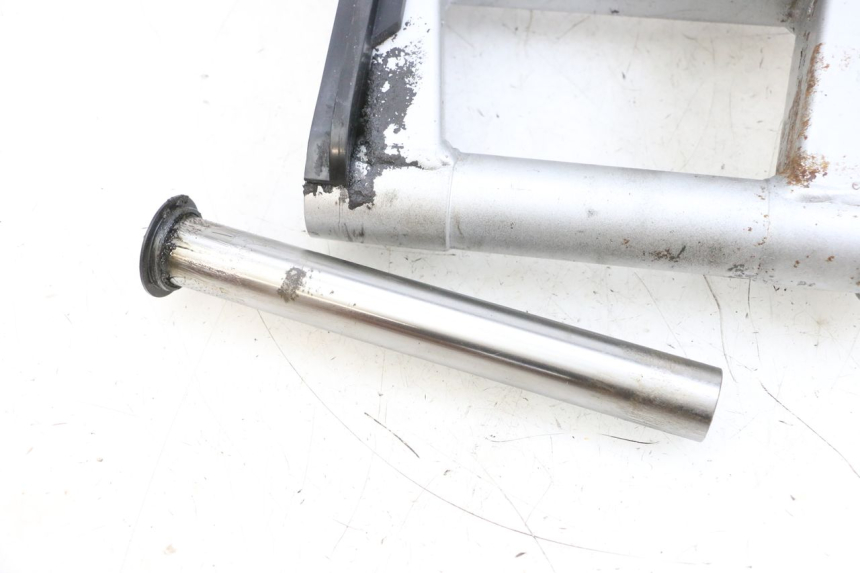 photo de SWING ARM KAWASAKI ZR 7 750 (1999 - 2004) - Alternative perspective