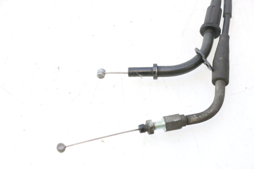 photo de THROTTLE CABLE SUZUKI BURGMAN EXECUTIVE ABS 650 (2006 - 2012) - Zoom on usage condition