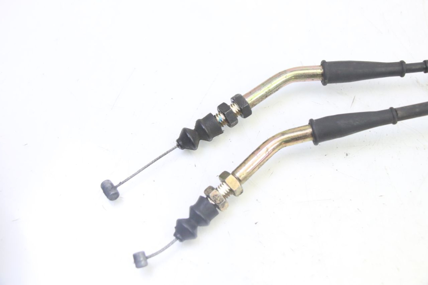 photo de ACCELERATOR CABLE KYMCO DINK STREET 125 (2009 - 2014) - Zoom on usage condition