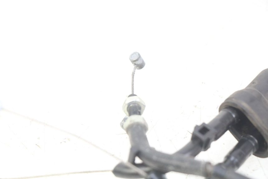 photo de ACCELERATOR CABLE YAMAHA FJR ABS 1300 (2006 - 2012) - Technical close-up