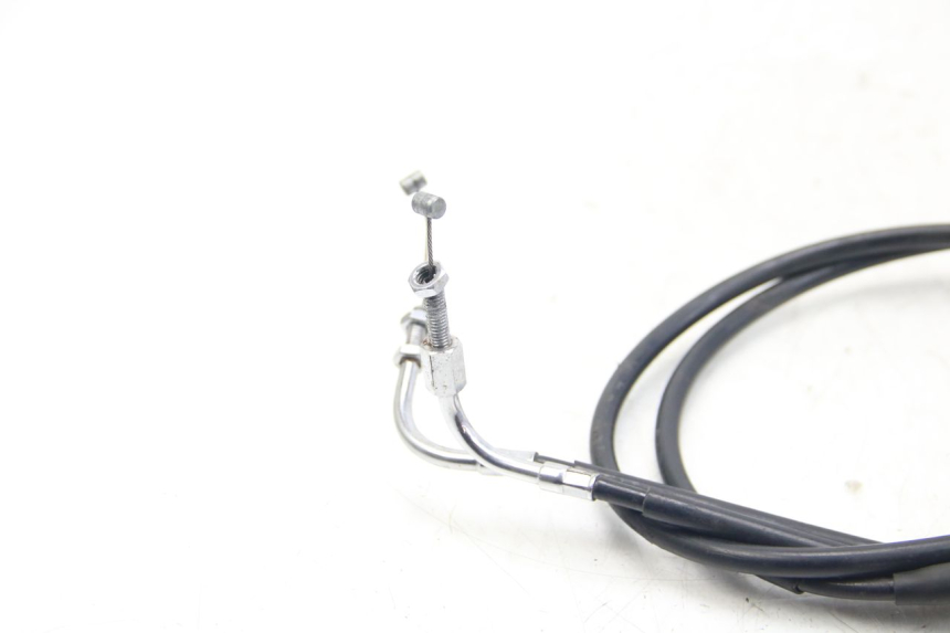 photo de ACCELERATOR CABLE YAMAHA FZS FAZER 600 (2001 - 2003) - Zoom on usage condition