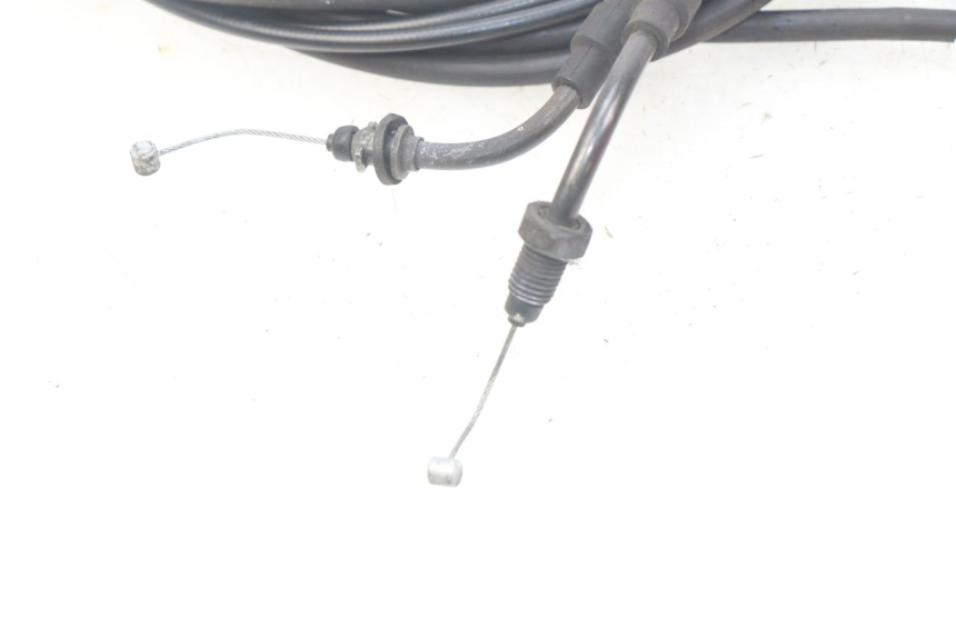 photo de ACCELERATOR CABLE PEUGEOT GEOPOLIS 400 (2007 - 2013) - Zoom on usage condition