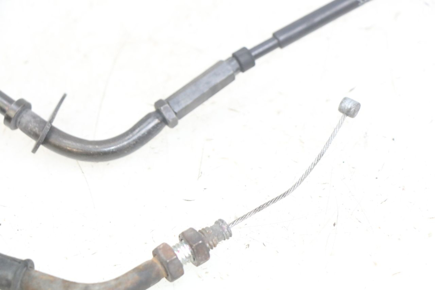 photo de ACCELERATOR CABLE SYM GTS EFI 125 (2012 - 2016) - Zoom on usage condition