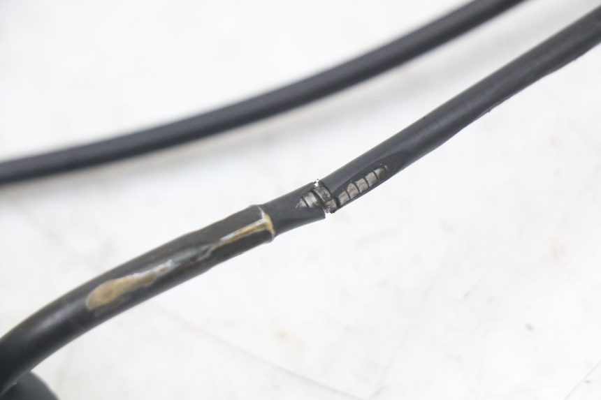 photo de ACCELERATOR CABLE PEUGEOT LUDIX 50 (2005 - 2007) - Alternative perspective