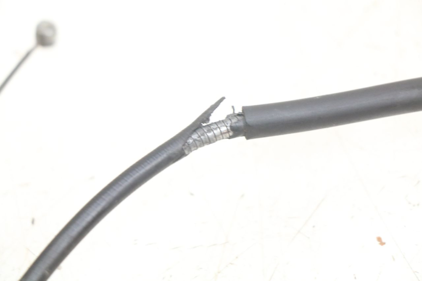 photo de ACCELERATOR CABLE PEUGEOT SATELIS 125 (2010 - 2012) - Alternative perspective