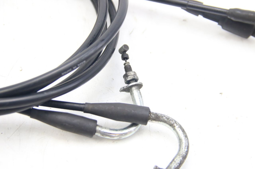 photo de ACCELERATOR CABLE SUZUKI SIXTEEN 125 (2008 - 2010) - Technical close-up