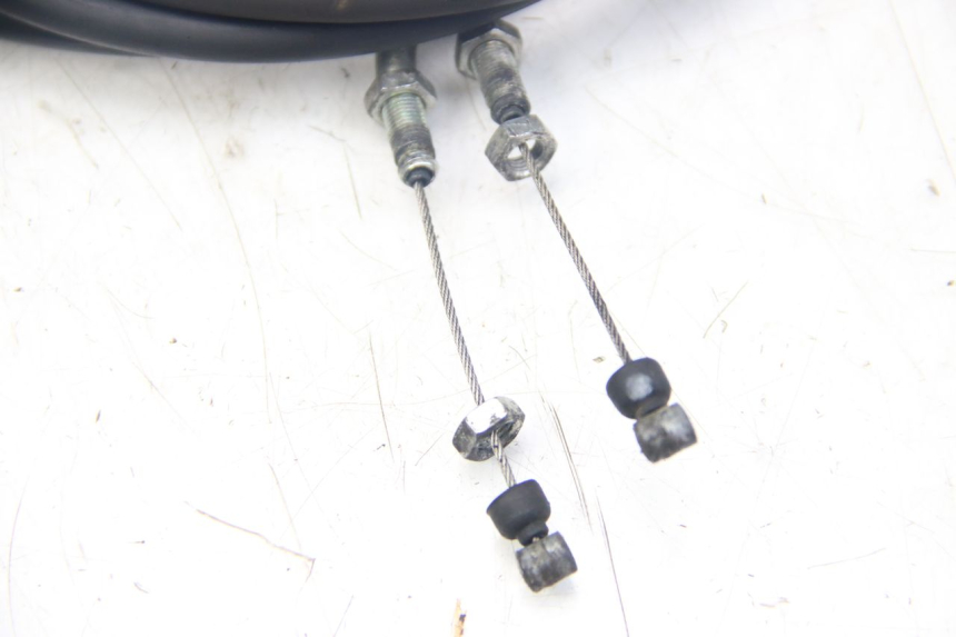 photo de ACCELERATOR CABLE YAMAHA XMAX X-MAX 125 (2006 - 2009) - Technical close-up