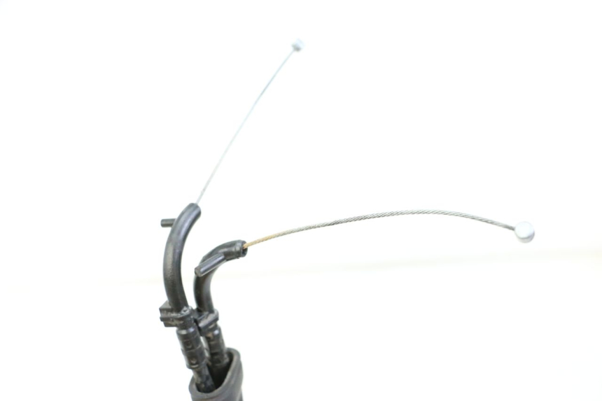 photo de THROTTLE CABLE YAMAHA XJN DIVERSION 600 (2000 - 2003) - Fixing points details
