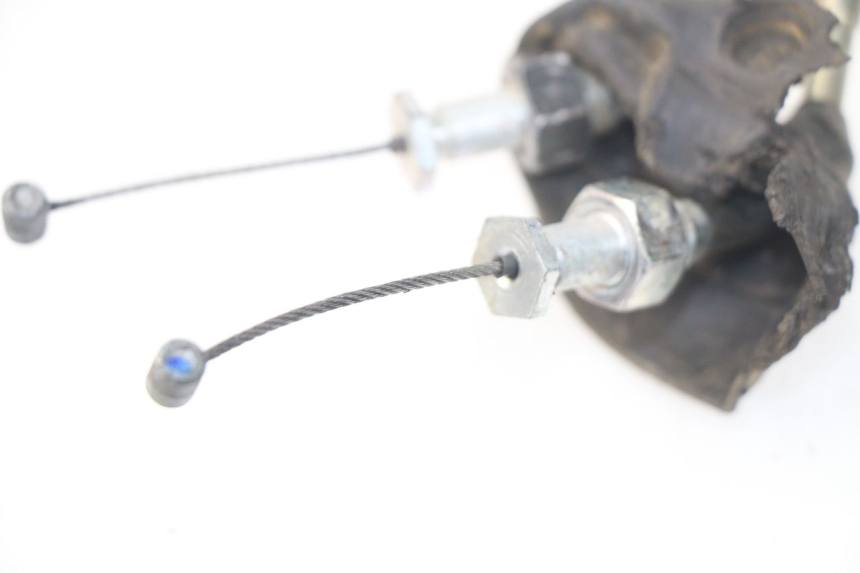 photo de THROTTLE CABLE YAMAHA YZ-F YZF 250 (2014 - 2018) - Fixing points details