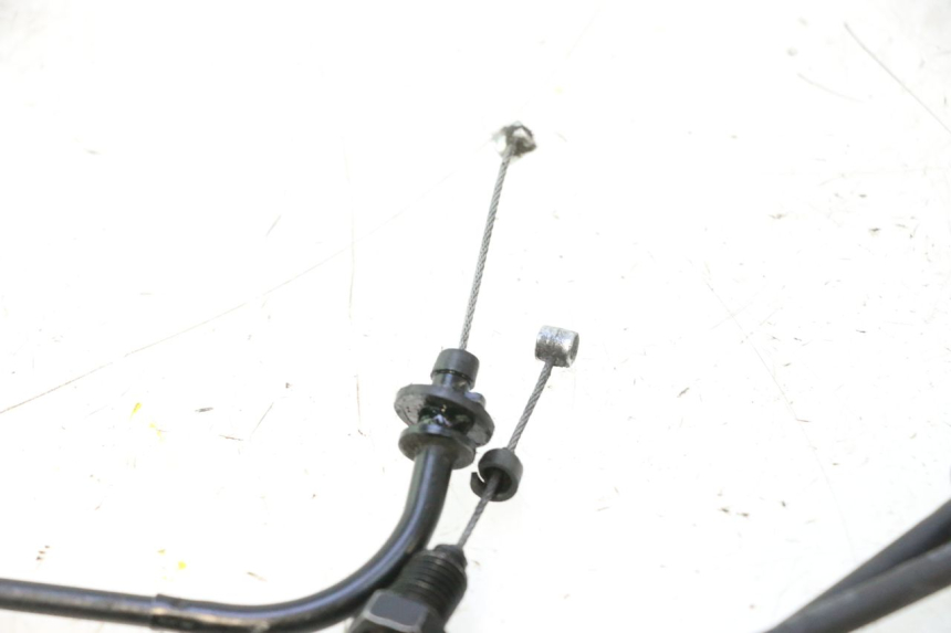 photo de THROTTLE CABLE PIAGGIO ZIP IGET 4T 50 (2021 - 2023) - Fixing points details