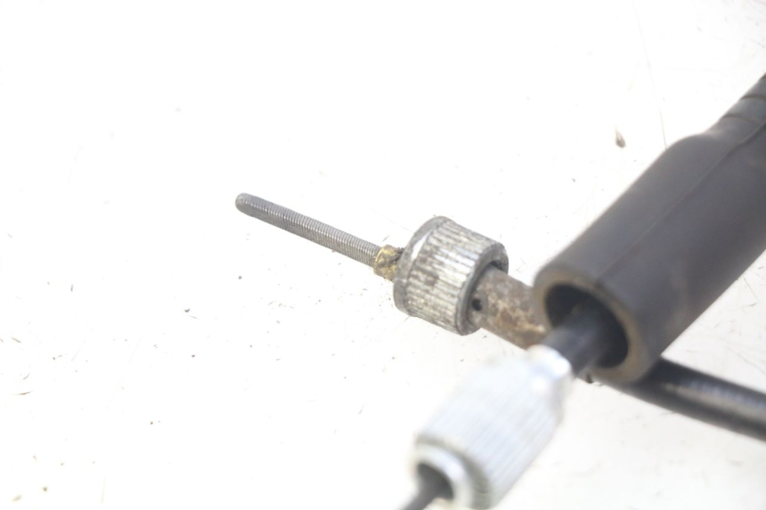 photo de SPEEDOMETER CABLE PEUGEOT KISBEE 2T 50 (2010 - 2017) - Technical close-up