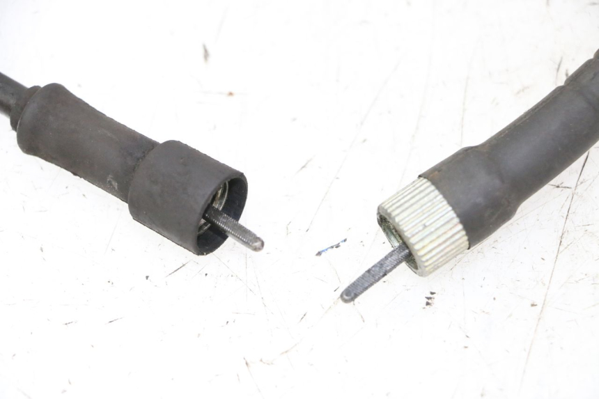 photo de SPEEDOMETER CABLE PEUGEOT TWEET PRO CARGO 50 (2018 - 2022) - Alternative perspective