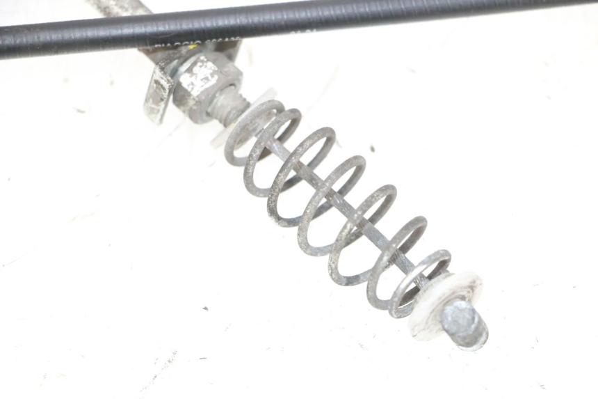 photo de PARKING BRAKE CABLE PIAGGIO MP3 HPE 300 (2019 - 2026) - Technical close-up