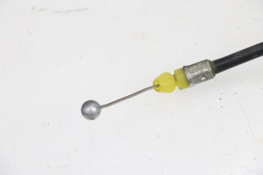 photo de SEAT LOCK CABLE SUZUKI GSR 750 (2011 - 2017) - Zoom on usage condition