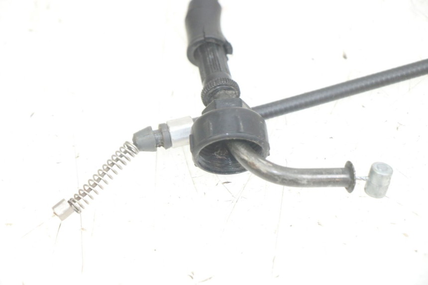 photo de SEAT OPENING CABLE YAMAHA NEOS NEO'S 4T 50 (2008 - 2016) - Zoom on usage condition