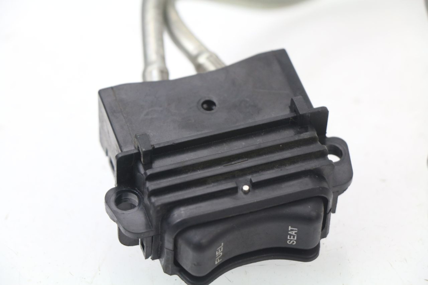 photo de SEAT LOCK CABLE HONDA PCX (JF28) 125 (2009 - 2011) - Zoom on usage condition