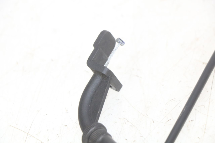 photo de SEAT OPENING CABLE YAMAHA X-MAX XMAX 125 (2010 - 2013) - Zoom on usage condition