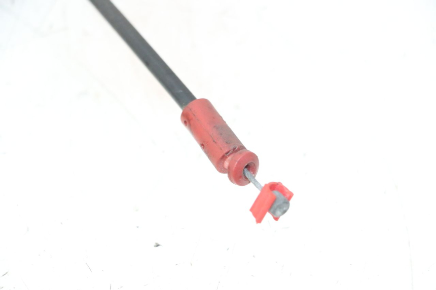 photo de SEAT OPENING CABLE YAMAHA X-MAX XMAX 125 (2010 - 2013) - Zoom on usage condition