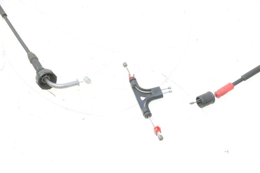 photo de SEAT OPENING CABLE YAMAHA XMAX X-MAX 125 (2006 - 2009) - Component detail
