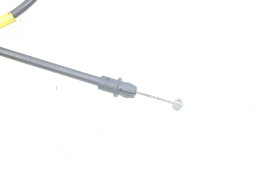 photo de FUEL TANK LID CABLE PIAGGIO XEVO - X EVO 125 (2007 - 2017) - Zoom on usage condition