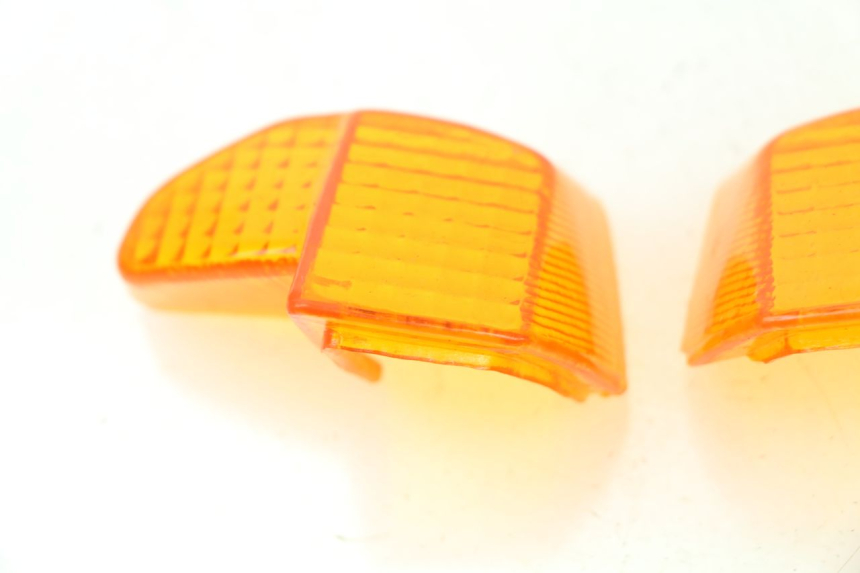 photo de REAR TURN SIGNAL LENSE YAMAHA BW'S 50 (1999 - 2003) - Zoom on usage condition