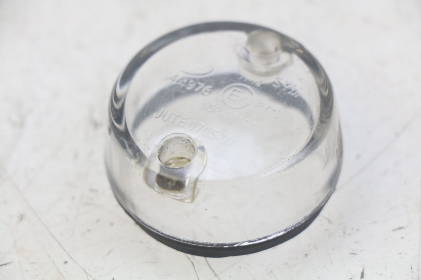 photo de RIGHT REAR TURN SIGNAL LENS SYM ORBIT 2 4T 50 (2018 - 2022) - Zoom on usage condition
